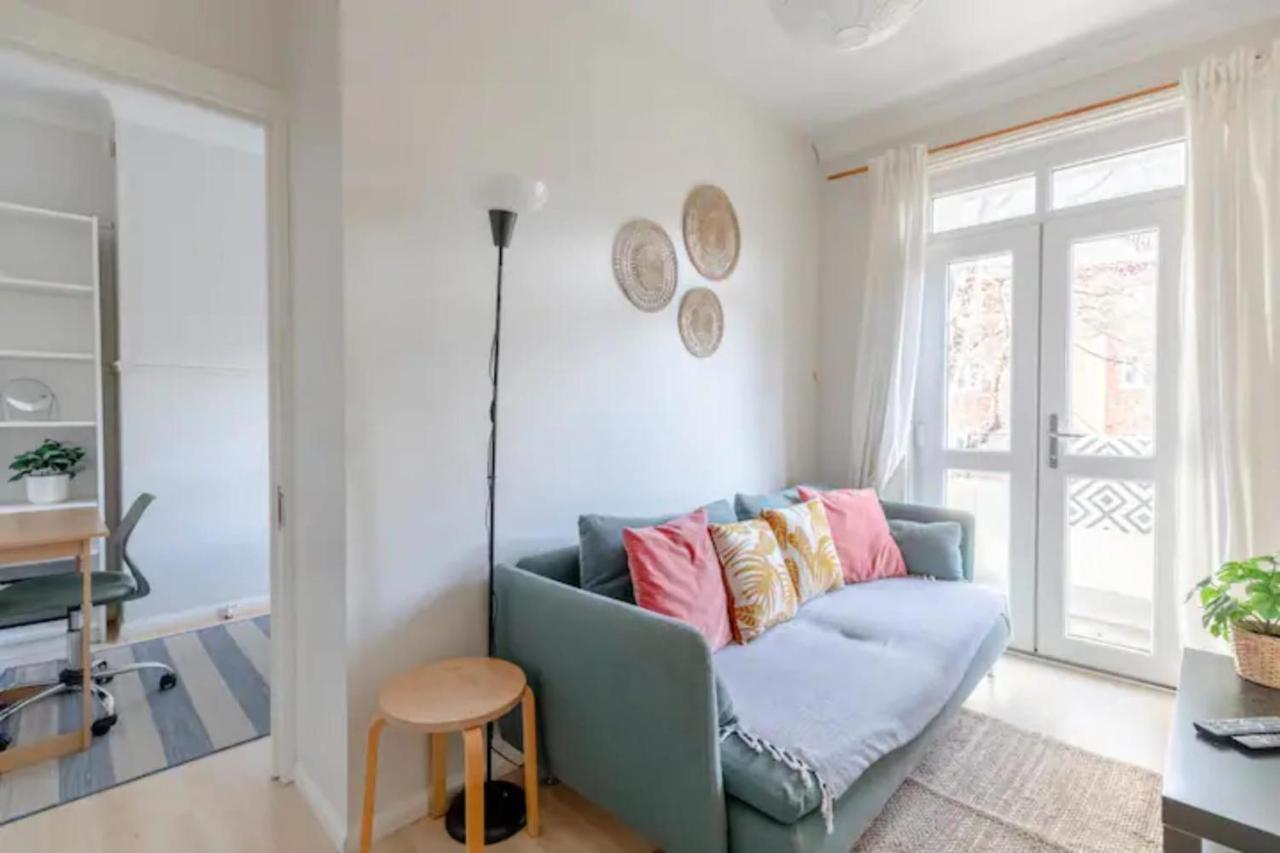 Appartamento Cosy 4bd Flat Wprivate Balcony - Nine Elms! Londra
