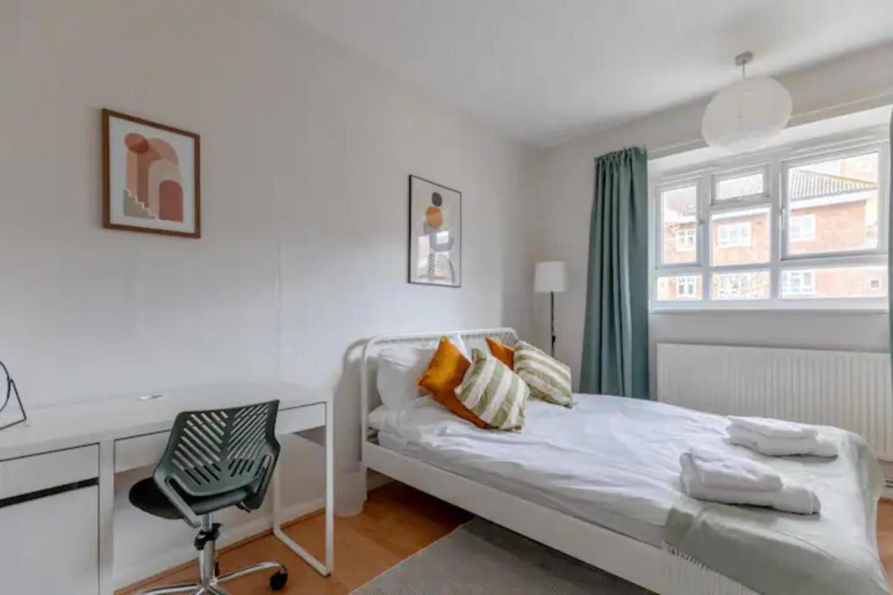 Cosy 4bd Flat Wprivate Balcony - Nine Elms! Appartamento *