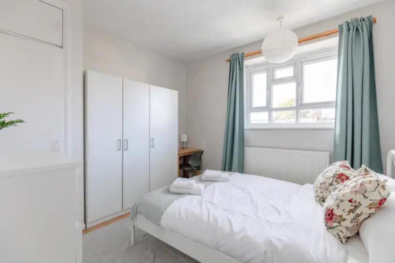 Appartamento Cosy 4bd Flat Wprivate Balcony - Nine Elms! Londra