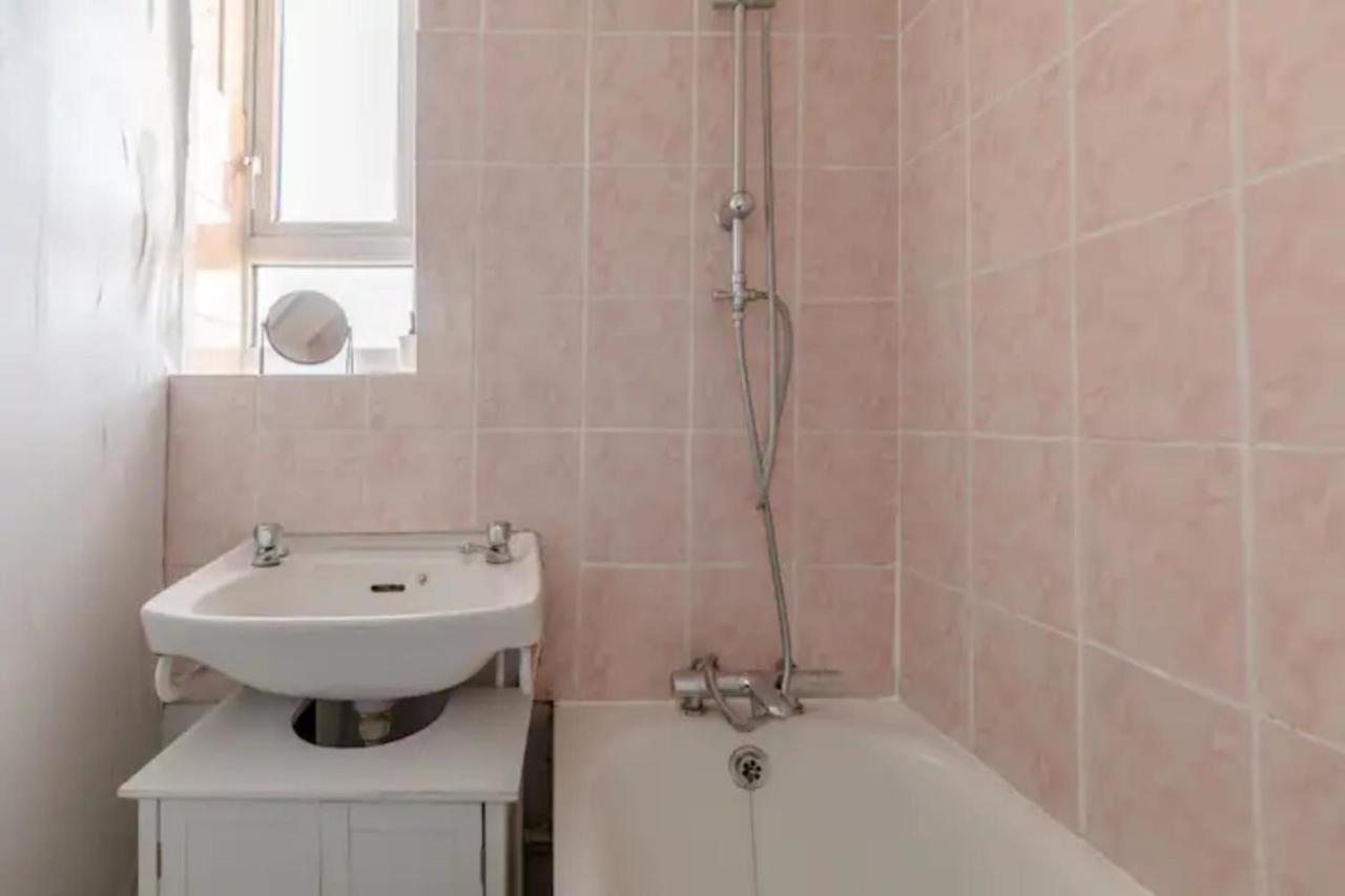 Cosy 4bd Flat Wprivate Balcony - Nine Elms! Appartamento Londra