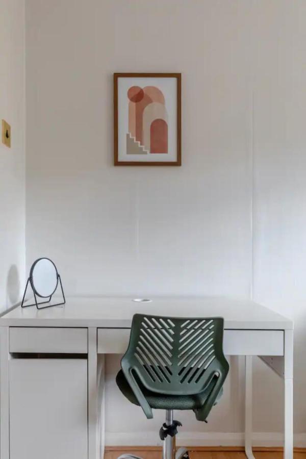 Appartamento Cosy 4bd Flat Wprivate Balcony - Nine Elms!