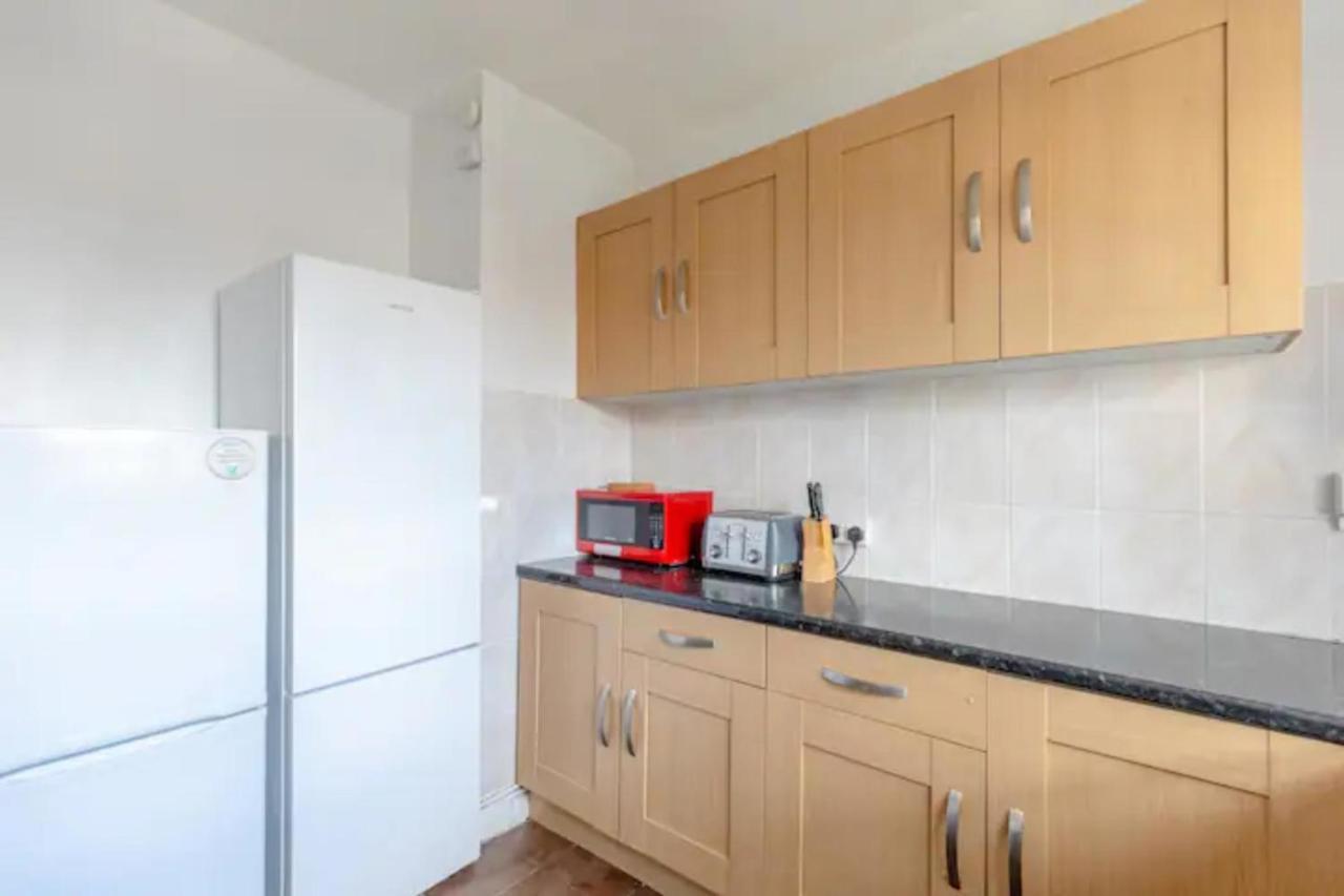 Cosy 4bd Flat Wprivate Balcony - Nine Elms! Appartamento