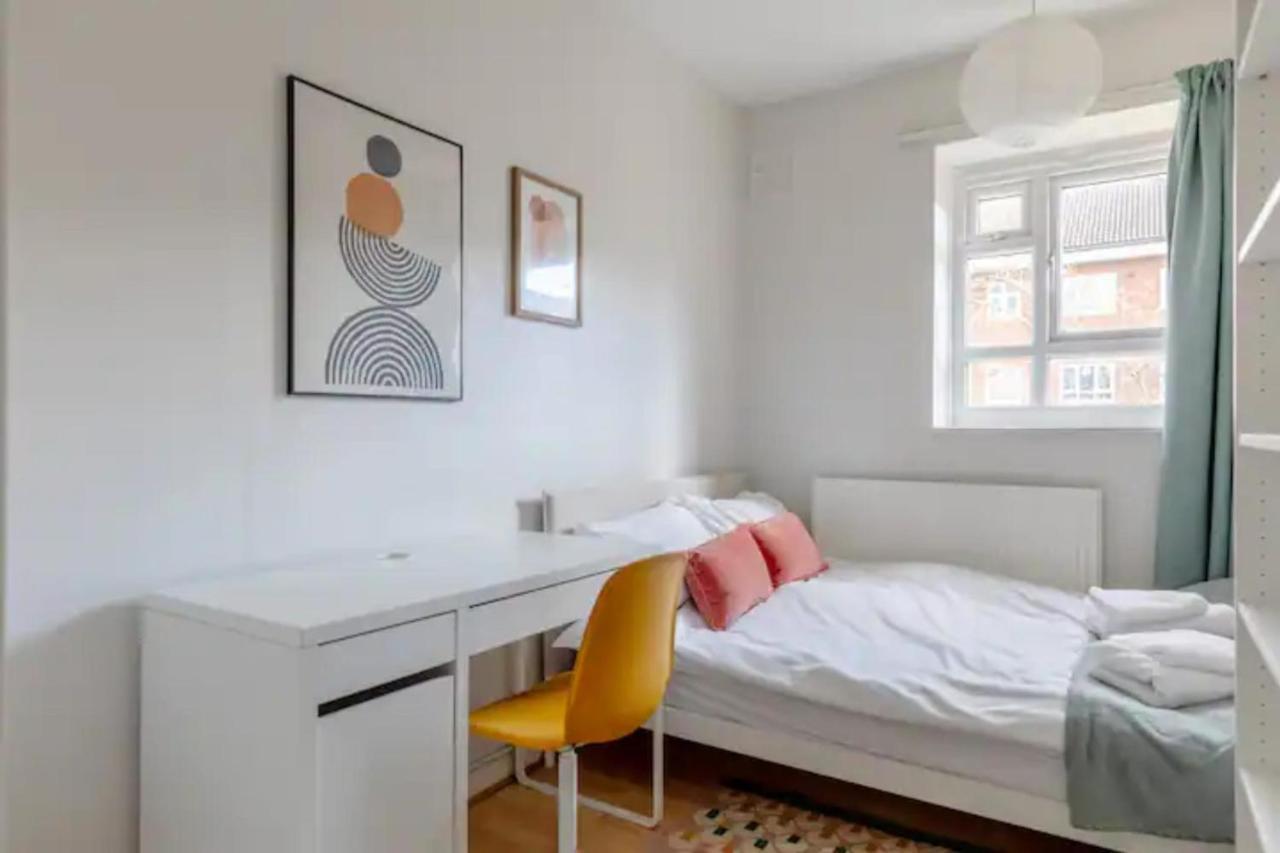 Appartamento Cosy 4bd Flat Wprivate Balcony - Nine Elms!